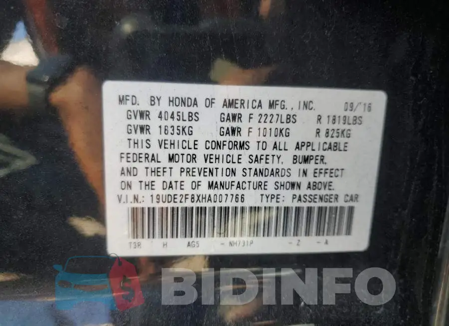 19UDE2F8XHA007766 Photo# 12