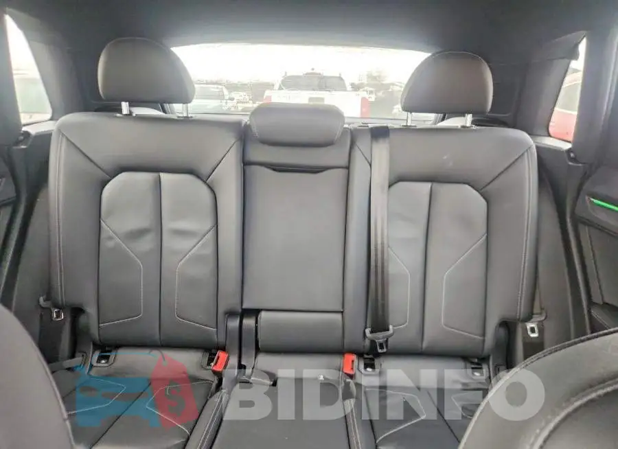 WA1EECF35R1108013 Photo# 10
