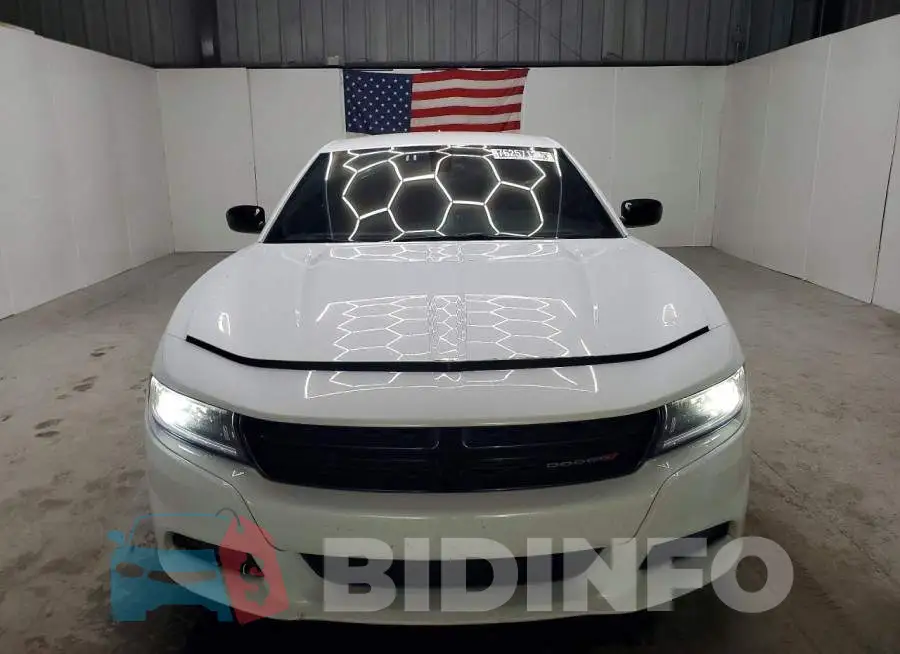 2C3CDXBG6PH528768 Photo# 5