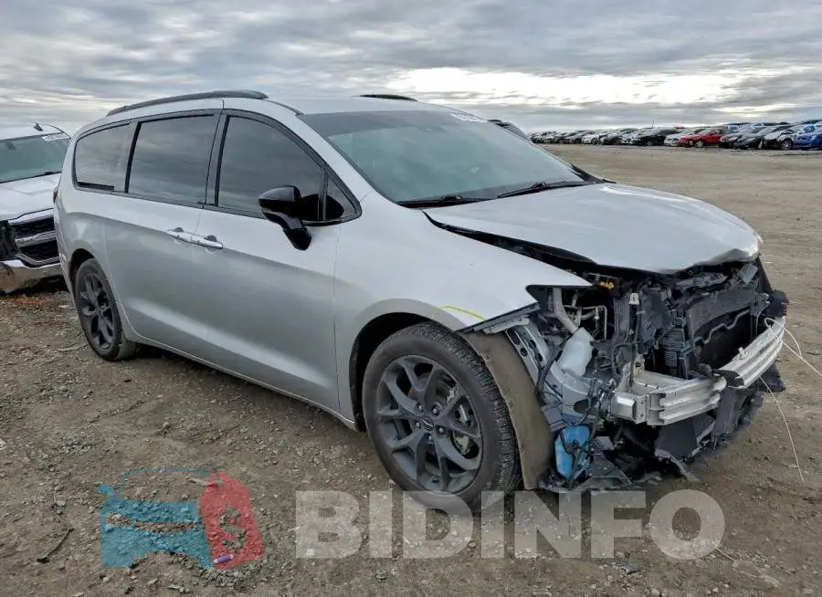 2C4RC1BG4RR184232 Photo# 4