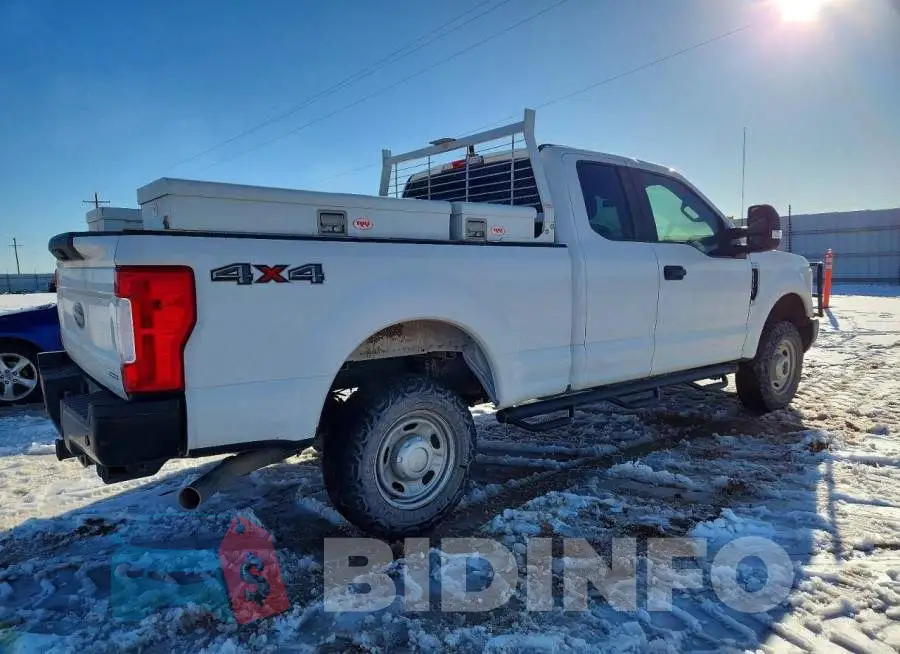 1FT7X2B60HEF18275 Photo# 3