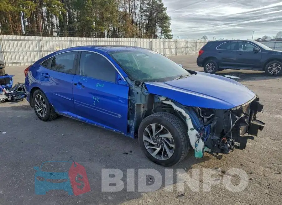 19XFC2F71HE037384 Photo# 4
