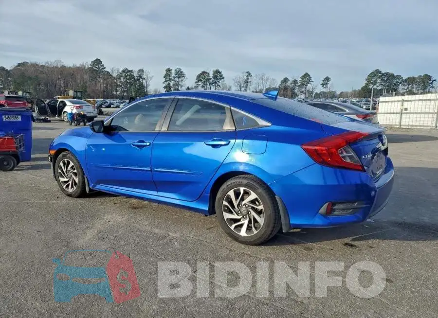 19XFC2F71HE037384 Photo# 2