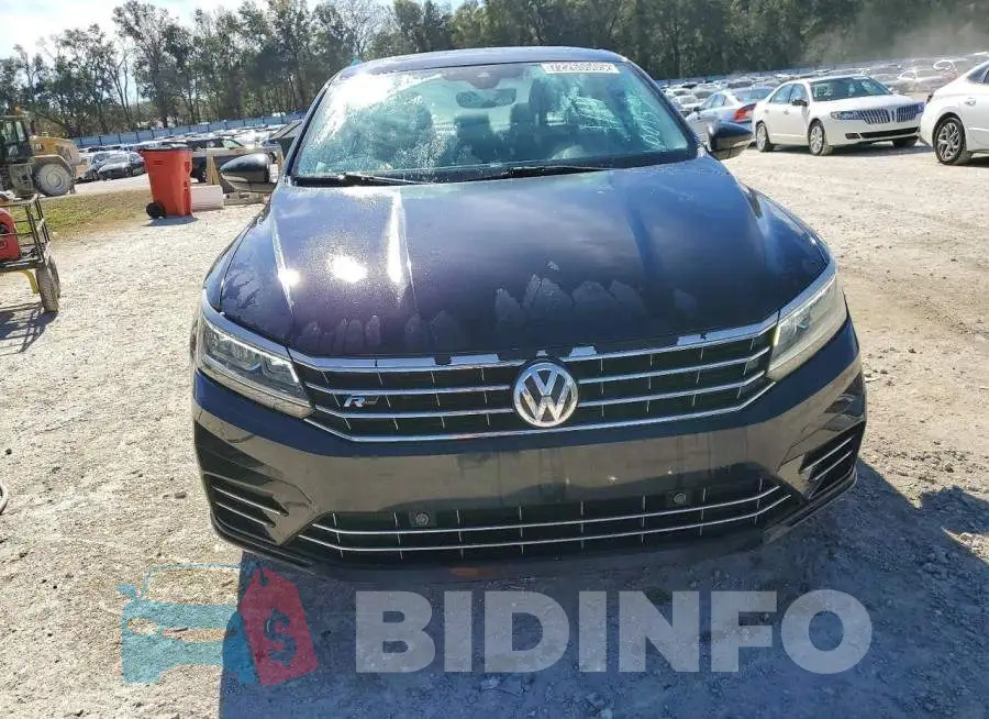 1VWMA7A34KC001554 Photo# 5