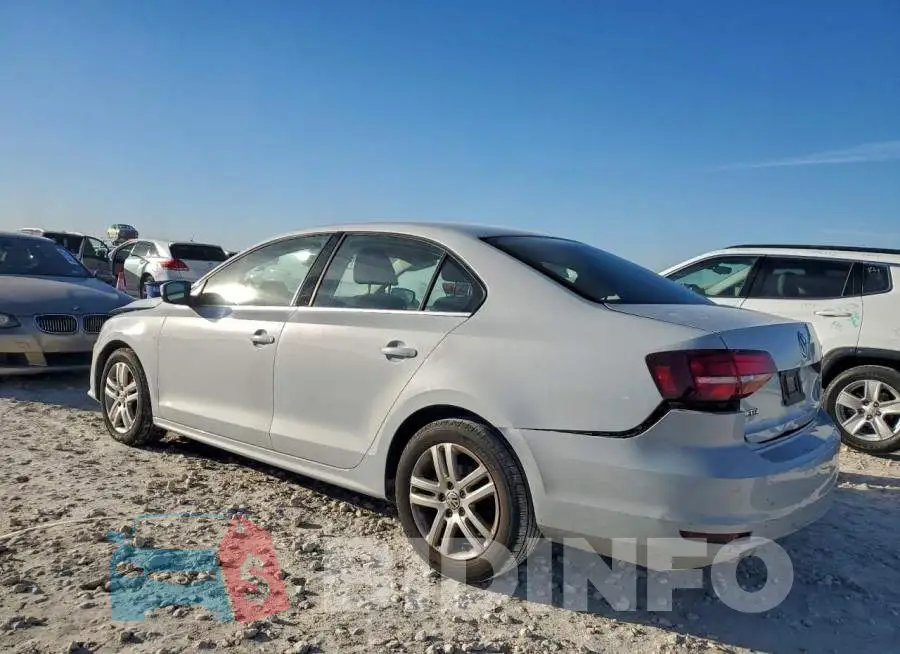 3VW167AJ7HM370239 Photo# 2
