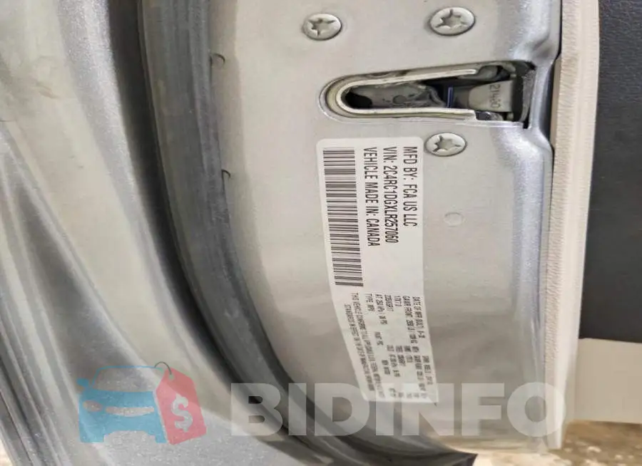 2C4RC1DGXLR257060 Photo# 13