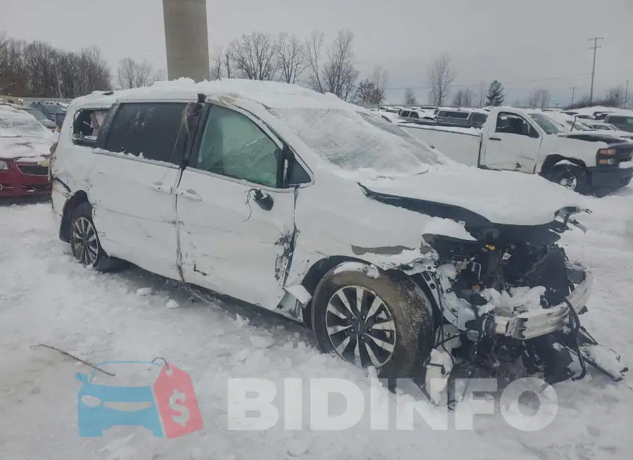 2C4RC1S76SR575694 Photo# 4