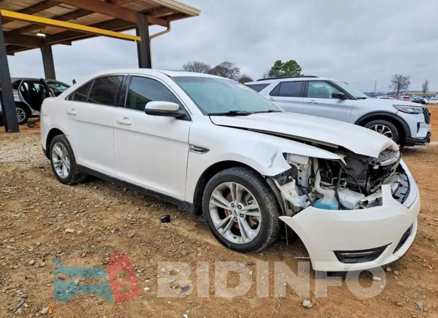 1FAHP2E87JG138447 Photo# 4