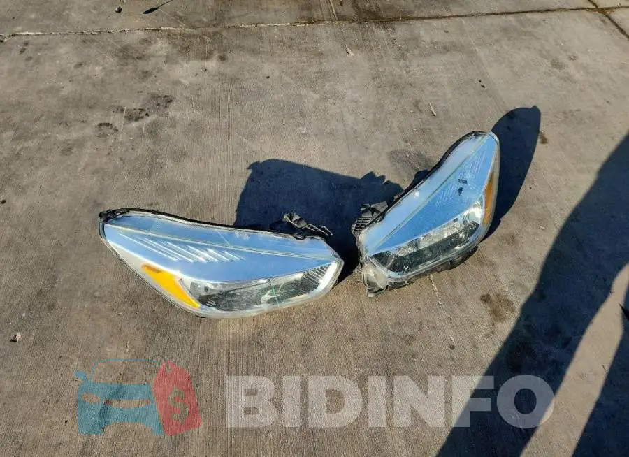 1FMCU9GD1HUB80362 Photo# 12