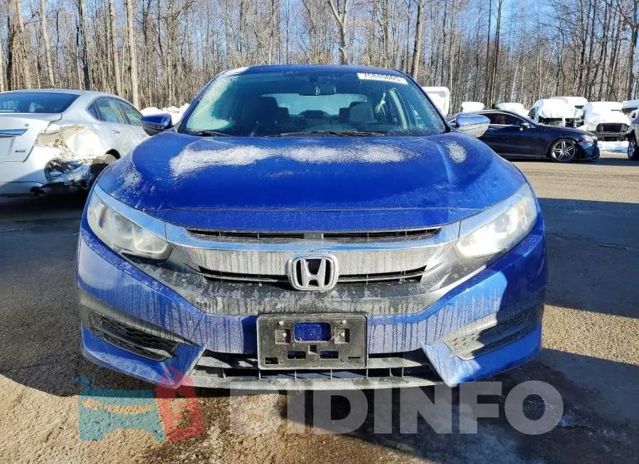 19XFC2F51JE204024 Photo# 5