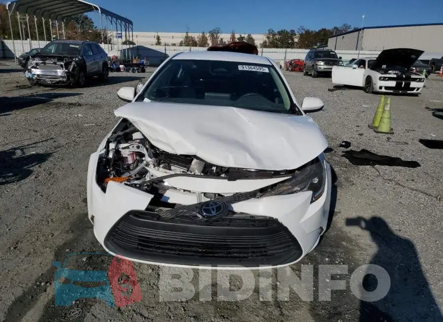 5YFB4MDE8RP132579 Photo# 5