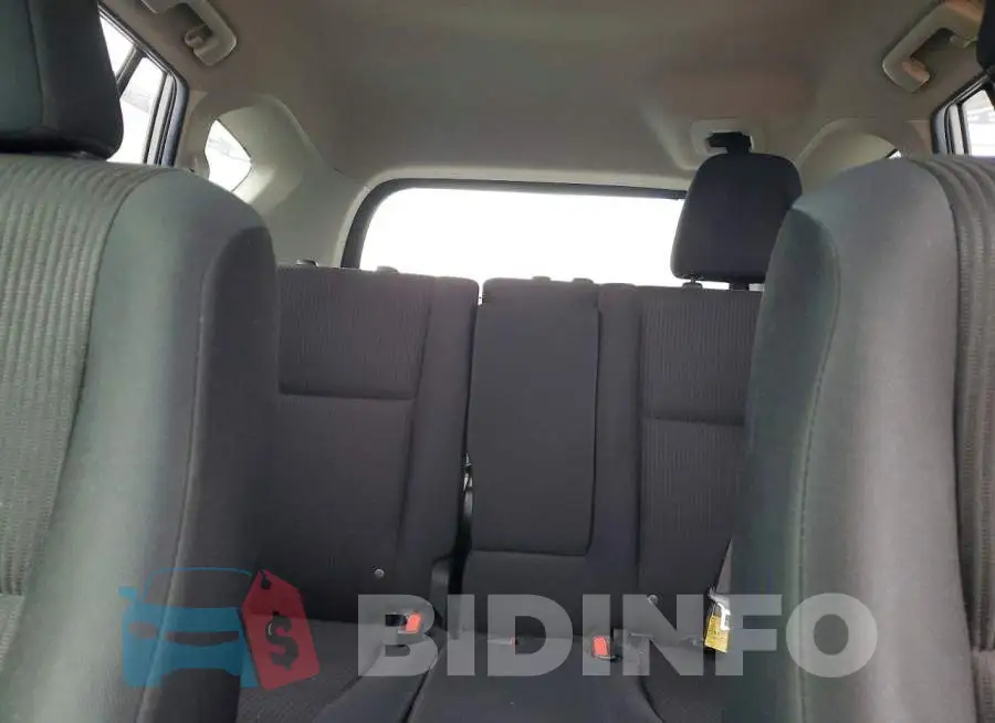 JTMZFREVXJJ176662 Photo# 10