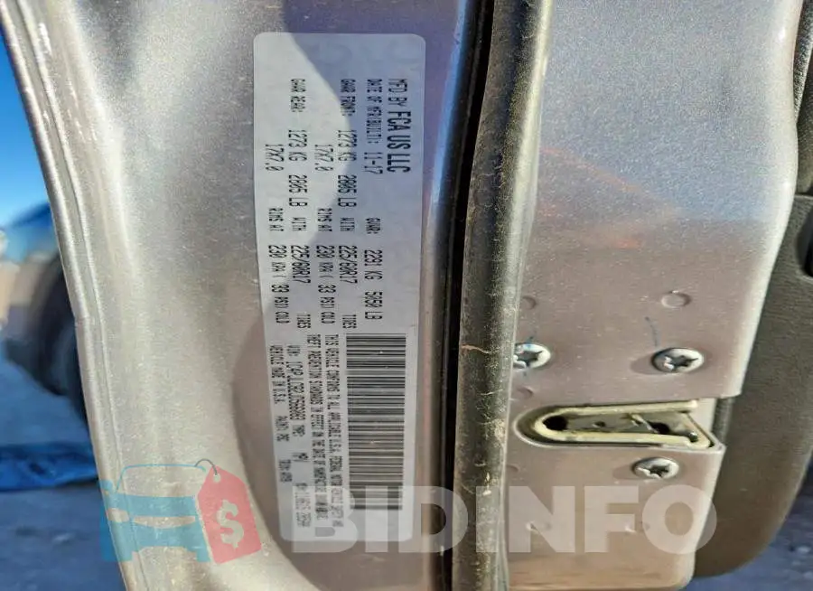 1C4PJLCB2JD566083 Photo# 13