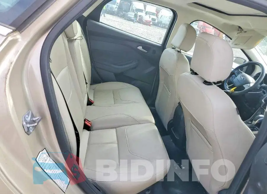 1FADP3J28HL280233 Photo# 10