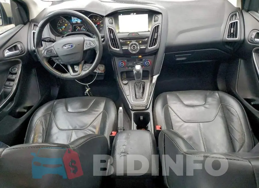 1FADP3N28HL218132 Photo# 8
