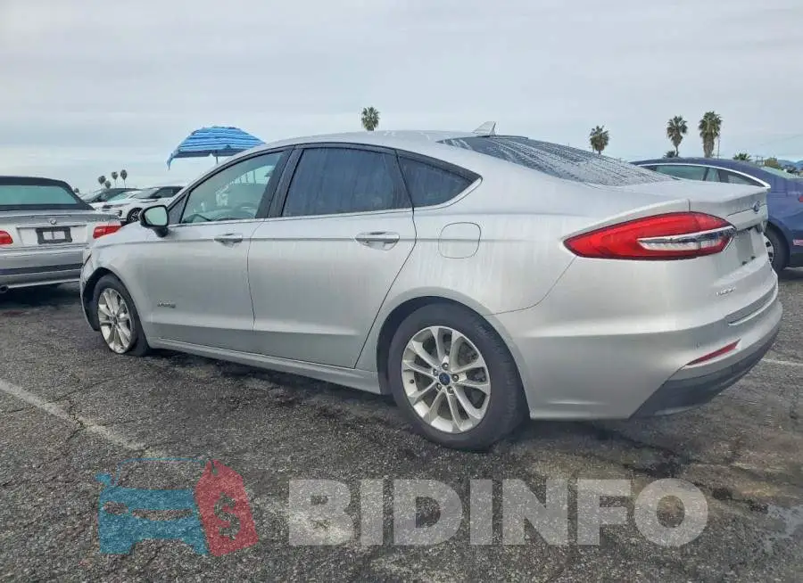 3FA6P0LUXKR201370 Photo# 2