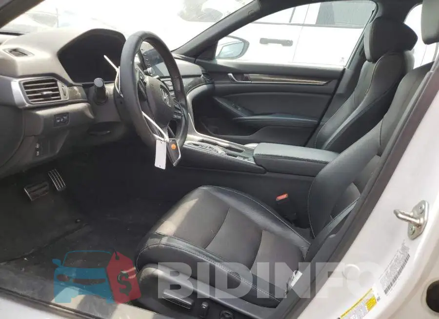 1HGCV2F30JA022718 Photo# 7