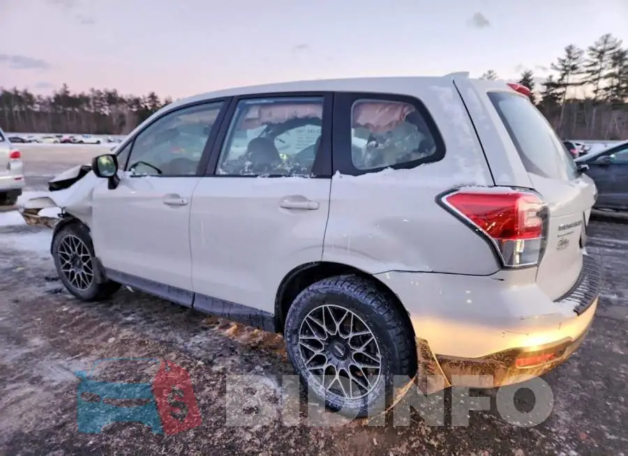 JF2SJAAC2JG438243 Photo# 2