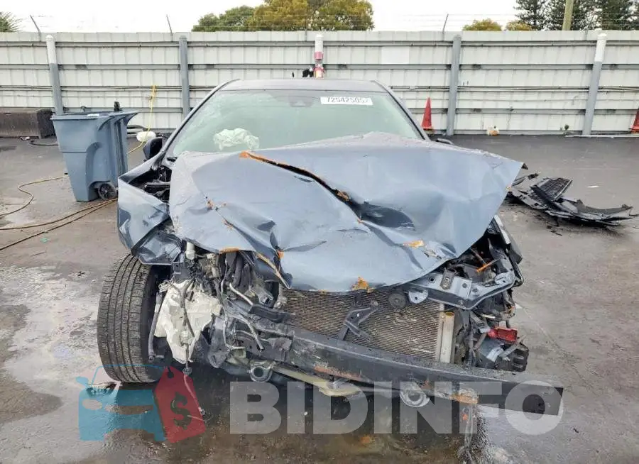 2T1BURHE9KC191878 Photo# 5