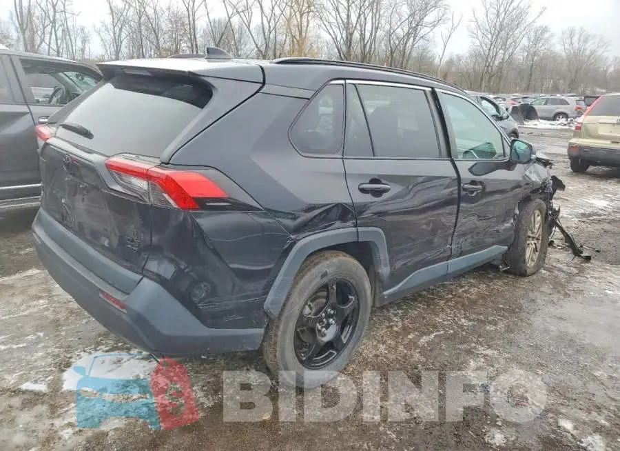 2T3A1RFV1MC214524 Photo# 3