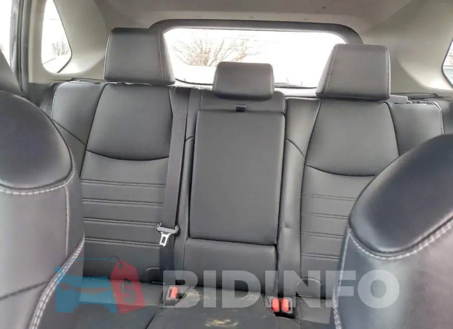2T3A1RFV1MC214524 Photo# 10