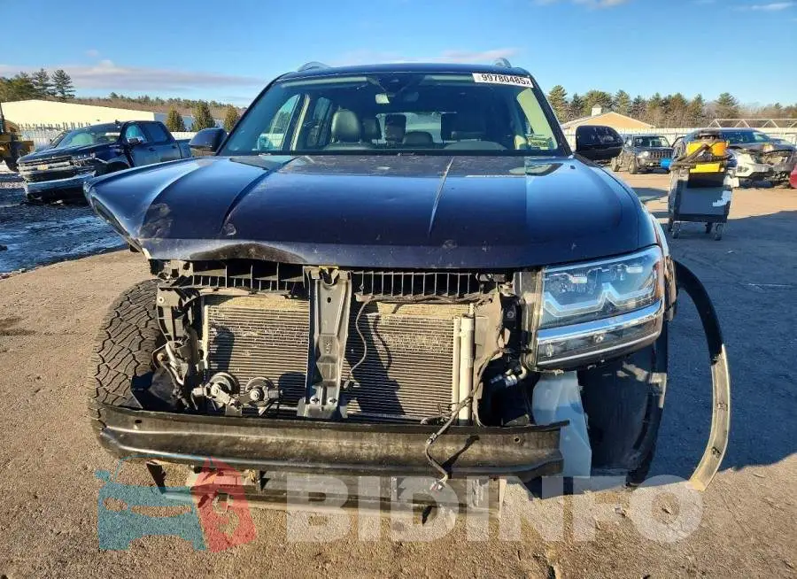 1V2MR2CA2KC605029 Photo# 5