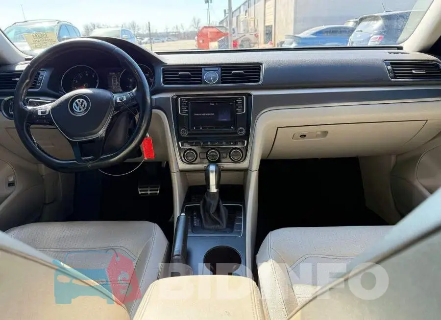 1VWDT7A34HC072272 Photo# 9