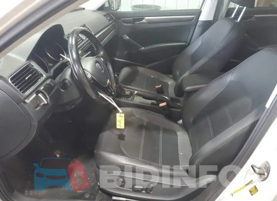 1VWGT7A3XHC029570 Photo# 7
