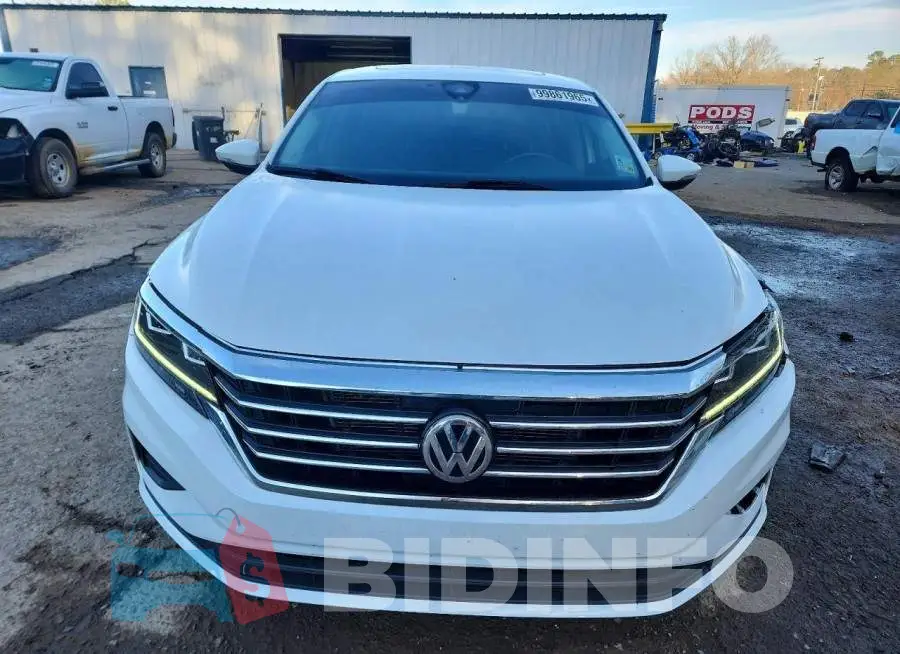 1VWSA7A38MC006749 Photo# 5