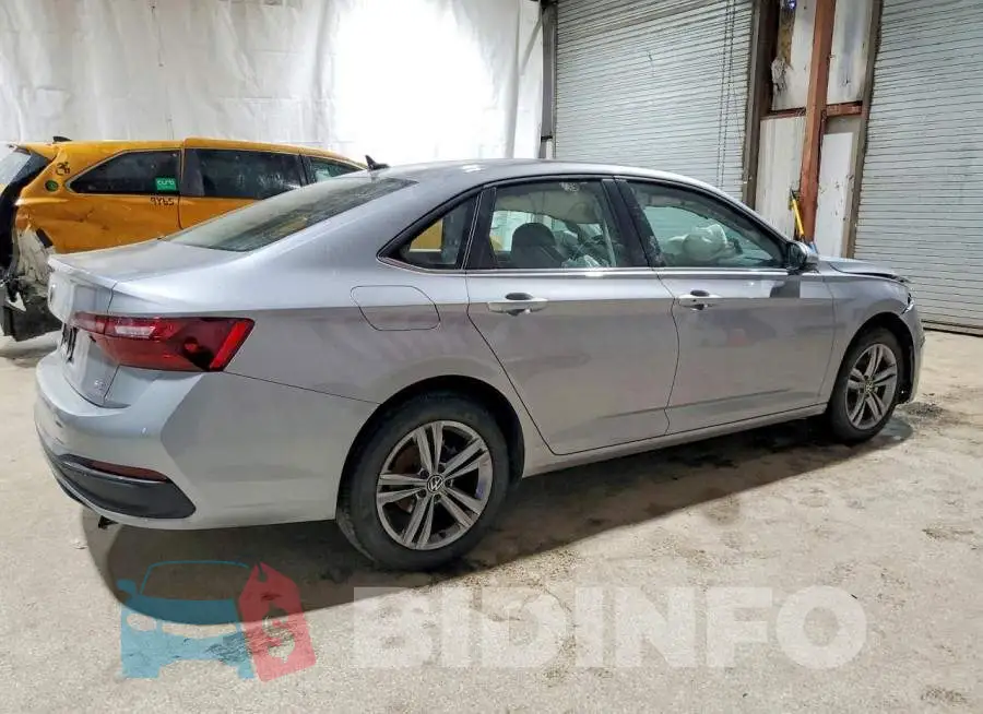 3VW7M7BU1RM044592 Photo# 3