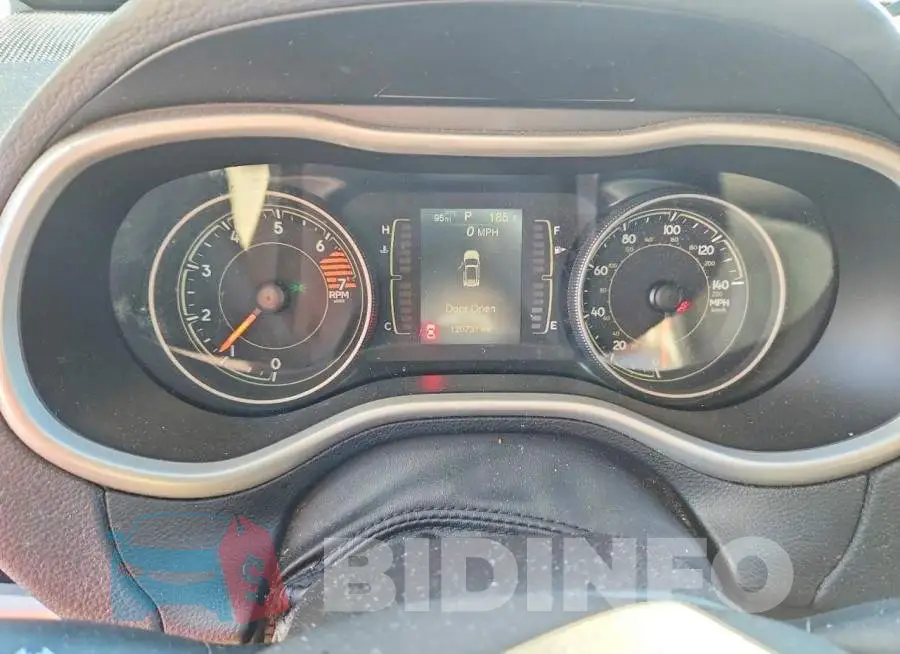 1C4PJLCB5JD596694 Photo# 9