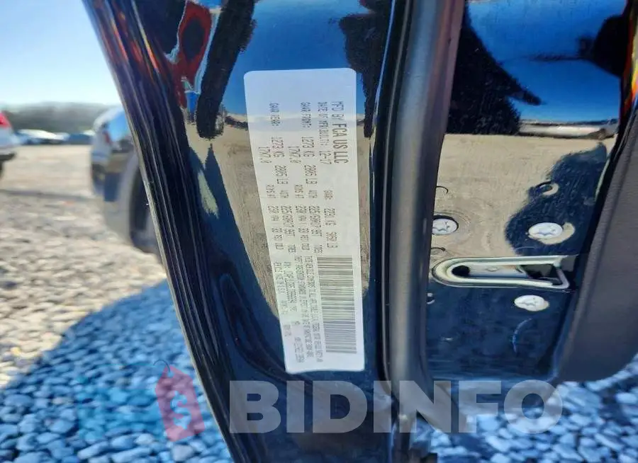 1C4PJLCB5JD596694 Photo# 13