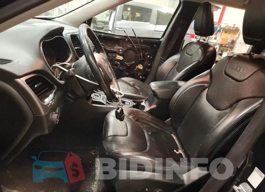 1C4PJLDB5KD392283 Photo# 7