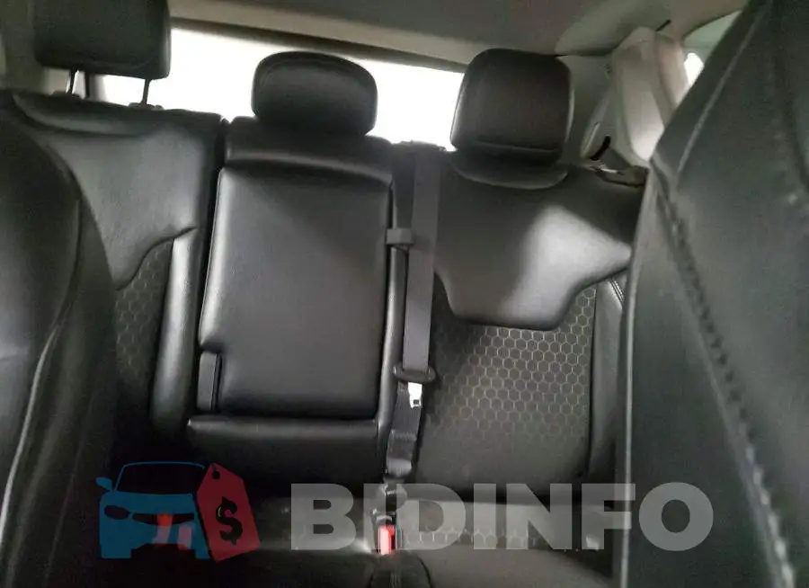 3C4NJCBBXLT257452 Photo# 10