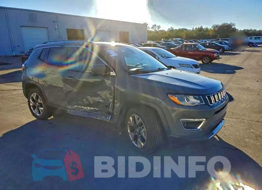 3C4NJCCB3LT170796 Photo# 4