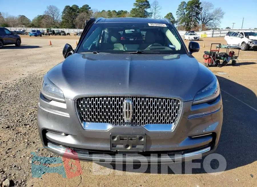 5LM5J7XC0NGL04819 Photo# 5