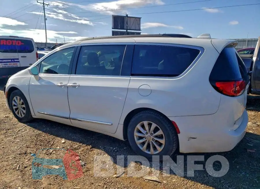 2C4RC1BG5HR503202 Photo# 2