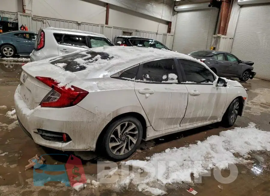 19XFC2F73HE033224 Photo# 3
