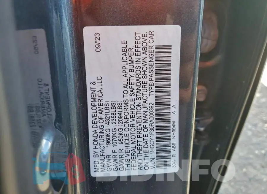 1HGCY1F30RA000392 Photo# 12