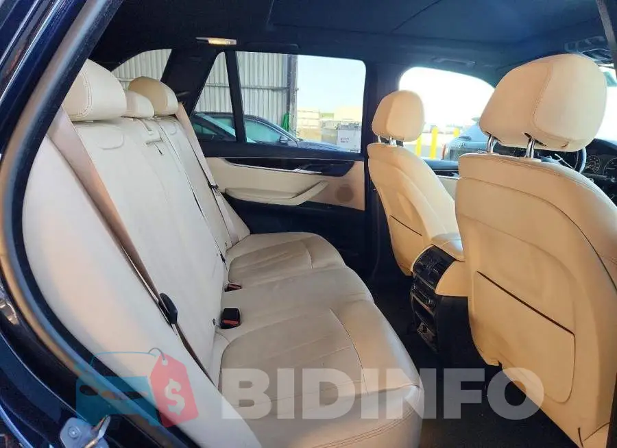 5UXKS4C5XJ0Y20815 Photo# 11