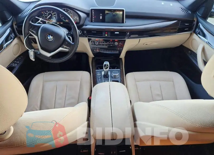 5UXKS4C5XJ0Y20815 Photo# 8