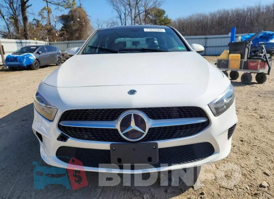 WDD3G4FB6KW006352 Photo# 5