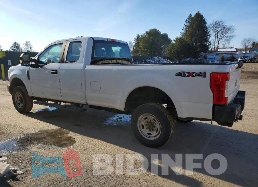 1FT7X2B66KEF52597 Photo# 2