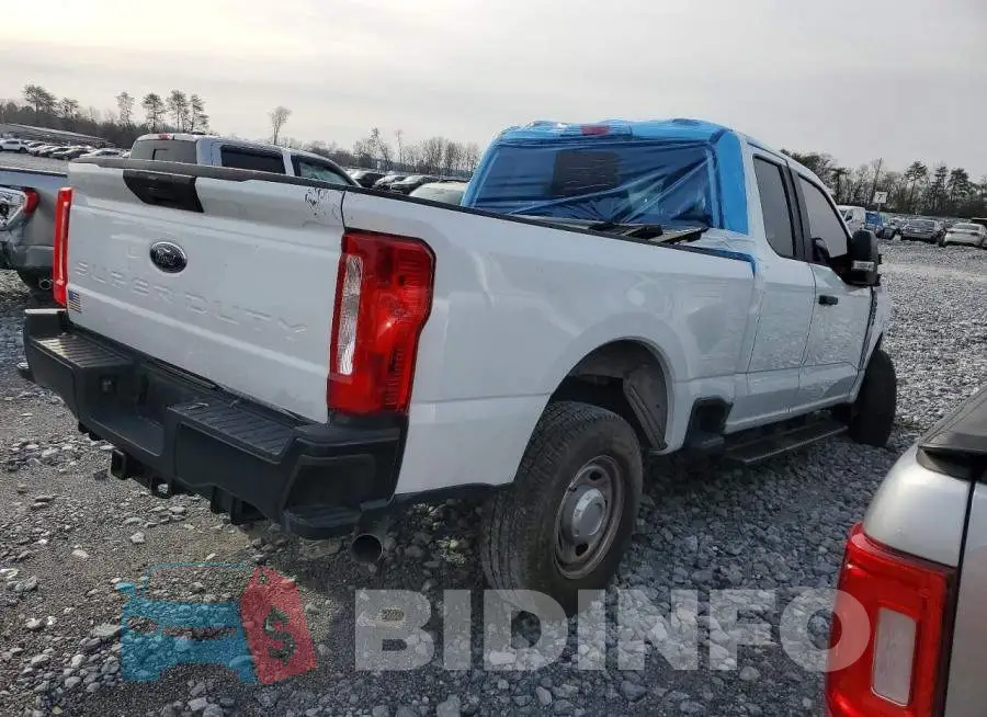 1FT7X2BAXRED38209 Photo# 3