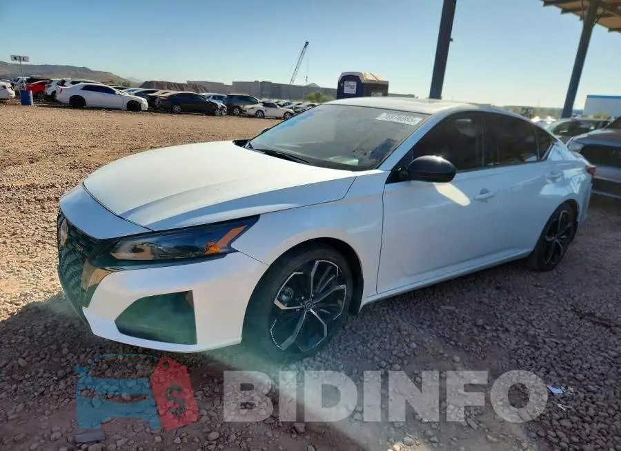 1N4BL4CV5PN386173 Photo# 1