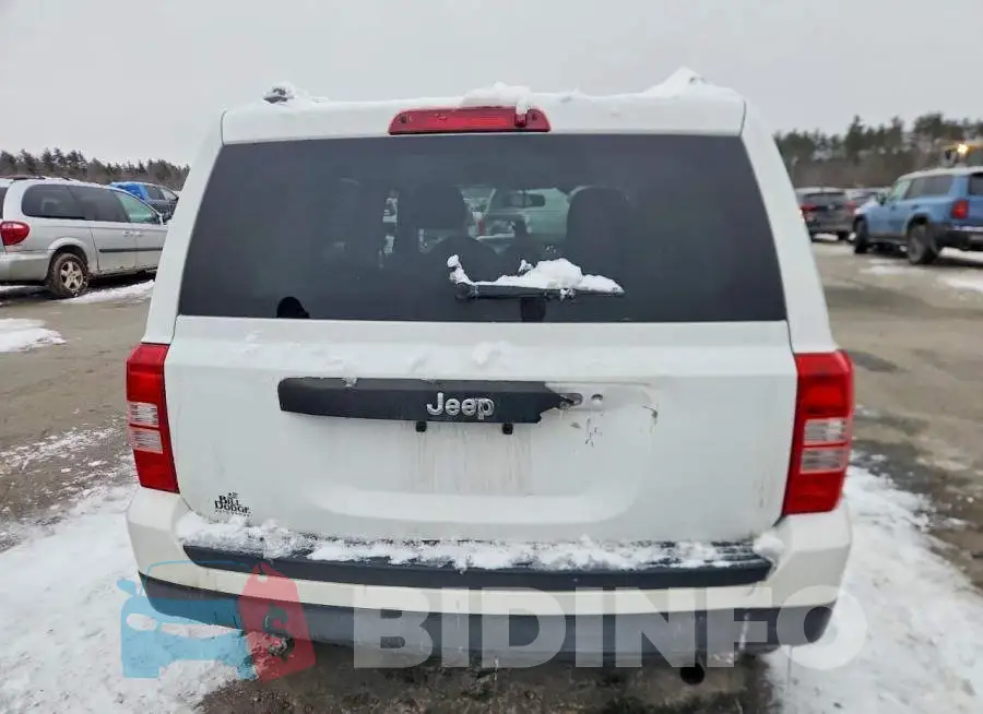1C4NJPBB6HD131576 Photo# 6