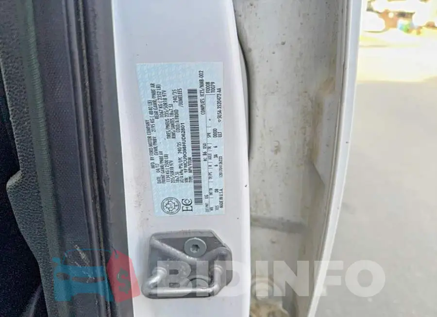 1FMCU9G98HUD62801 Photo# 10