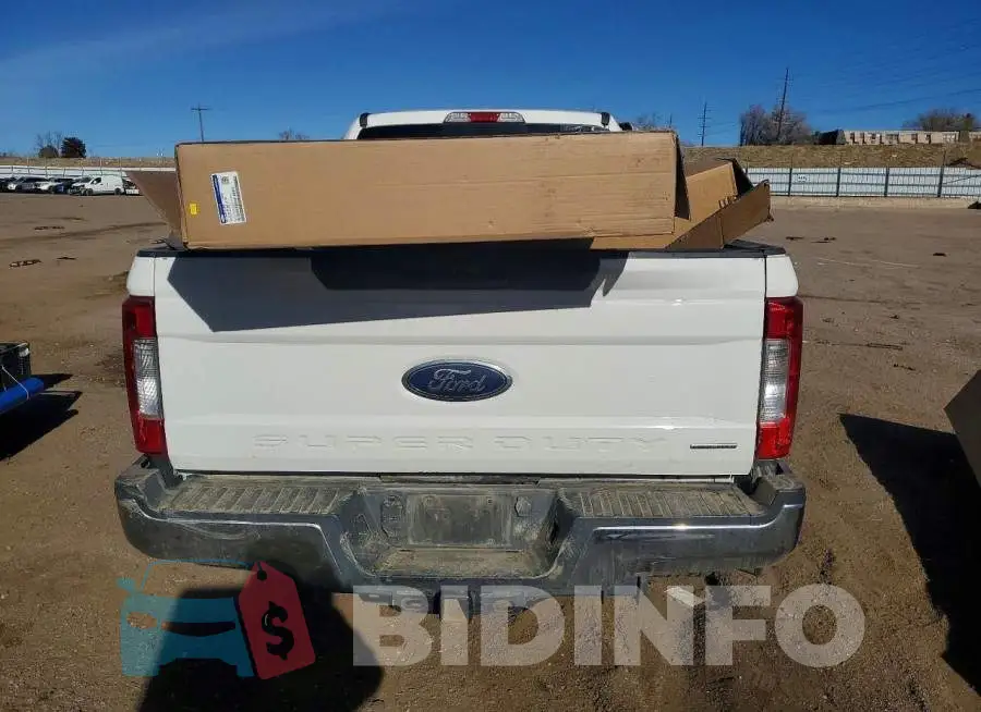 1FT7W2B61JEC61362 Photo# 6