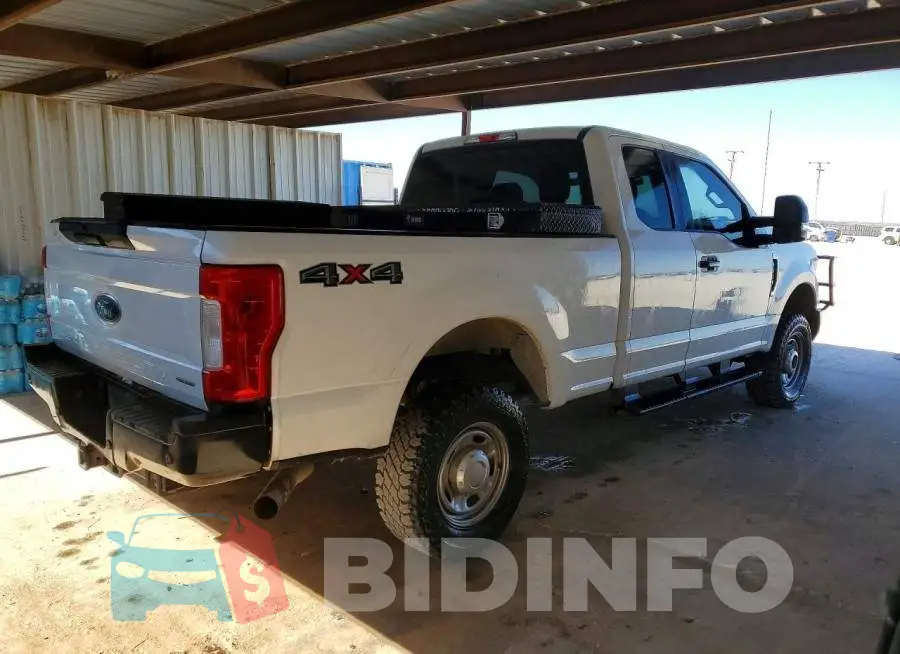 1FT7X2B68KEE68362 Photo# 3