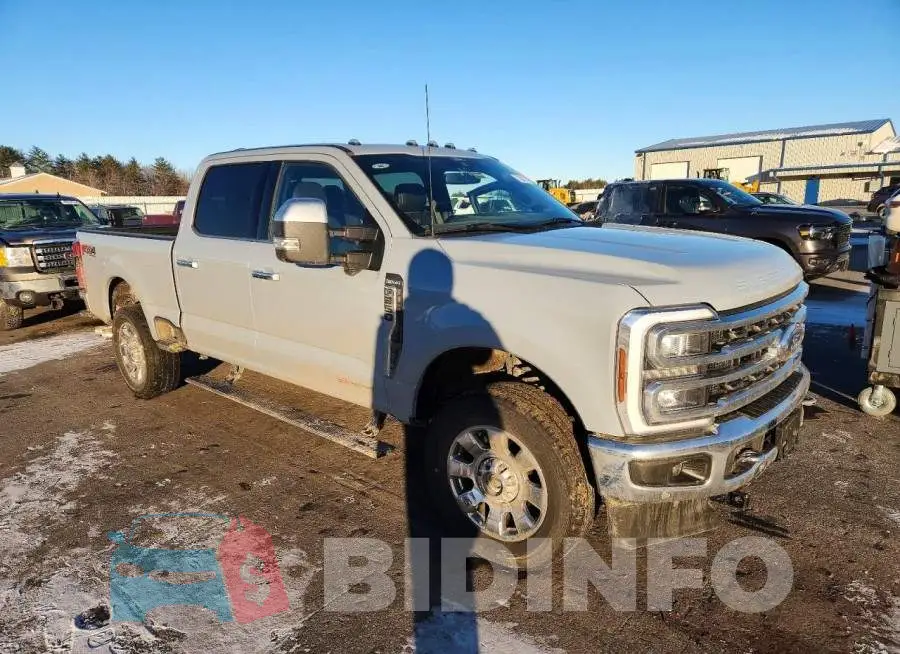 1FT8W3BM7RED71112 Photo# 4